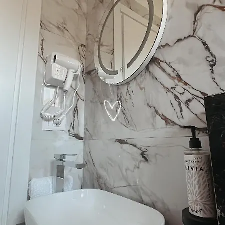 Mema Bed & Breakfast 3*